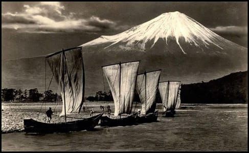 Artwork Title: Boats sailing towards Mt Fiji