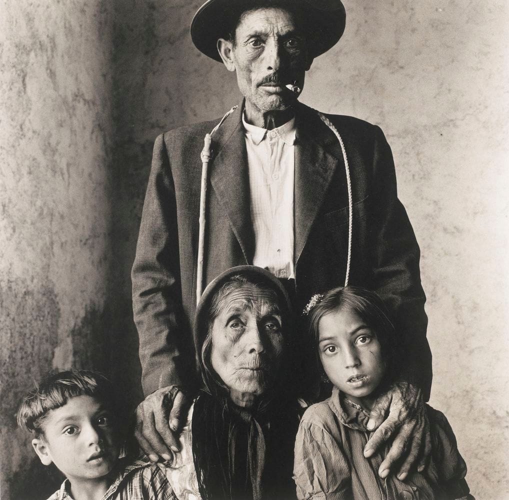 Artwork Title: Gypsy Family (Spain)
