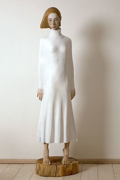 Artwork Title: Stammfrau Im weißen Kleid
