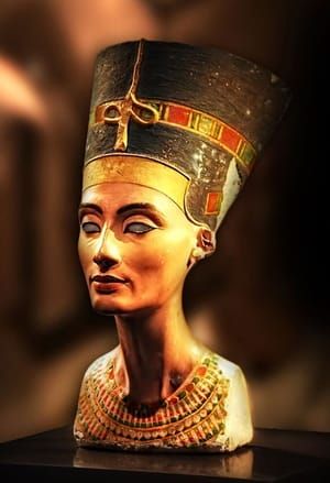 Artwork Title: Bust of Nefertiti, Great Royal Wife of the Egyptian Pharaoh Akhenaten