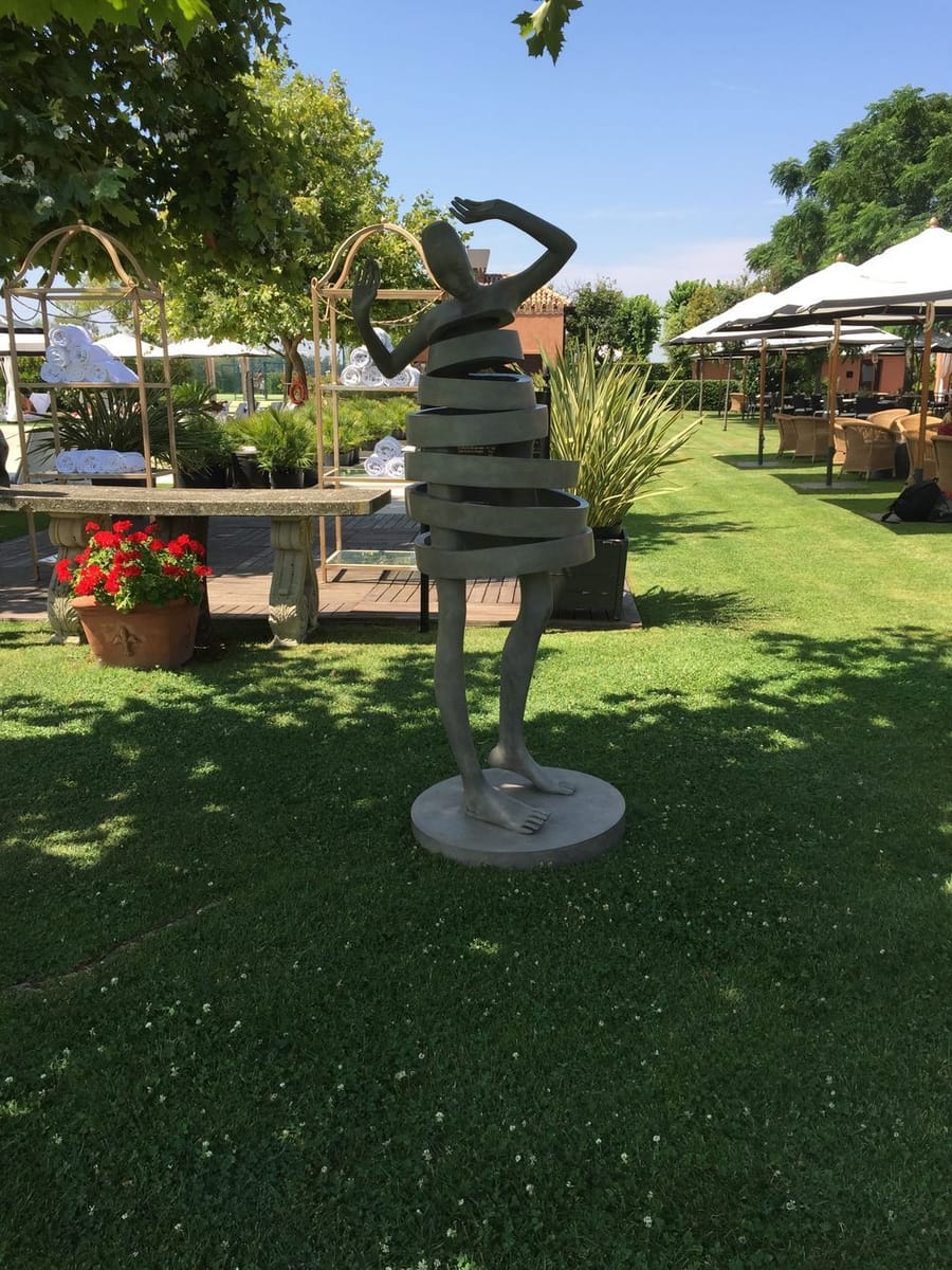 Artwork Title: Mira Monumental