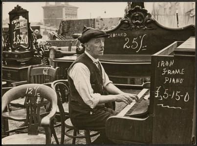 Artwork Title: Pianist London