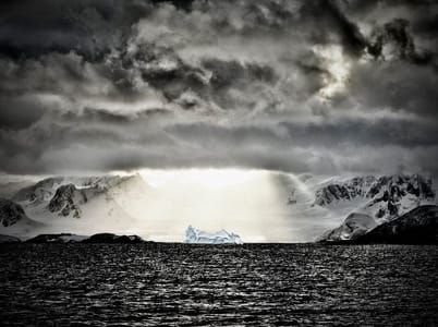 Artwork Title: Magic morning light, Antarctica