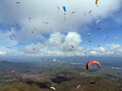 Artwork Title: Paragliding in Colombia