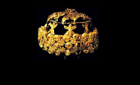 Artwork Title: Gold tiara found in the tomb of Queen Yaba, the wife of Tiglath-Pileser III, who ruled Assyria in 74
