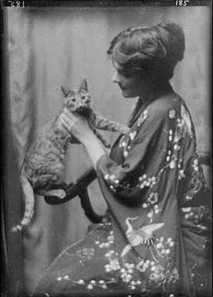 Artwork Title: Gertrude Warren with Buzzer the Cat