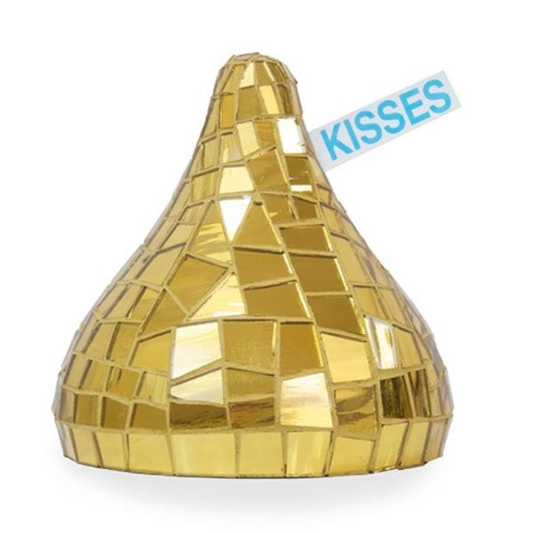 Artwork Title: Gold Kiss