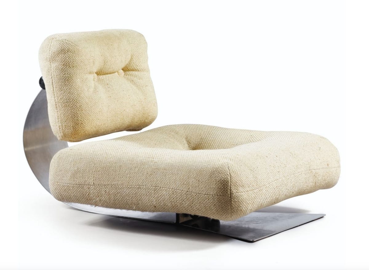 Artwork Title: Chauffeuse