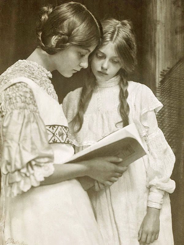 Artwork Title: Gertrude and Ursula Falke