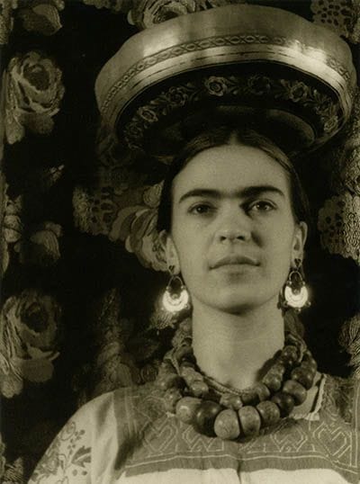 Artwork Title: Frida wearing a Tchuantepee Gourd