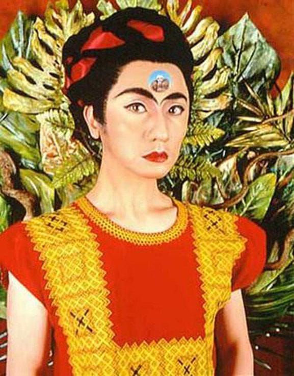 An Inner Dialogue with Frida Kahlo (Hand Shaped Earring), Morimura