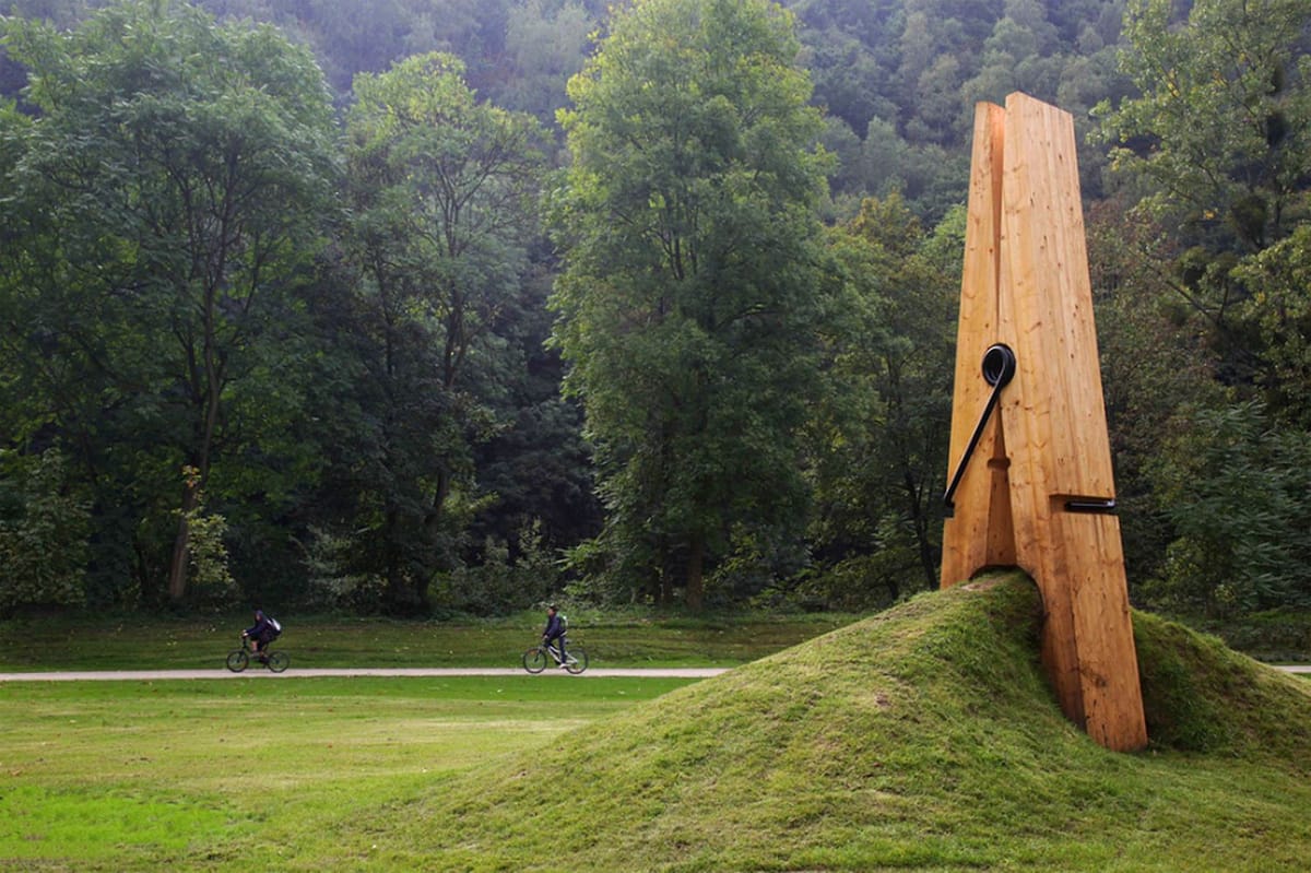 Artwork Title: Pinching Earth