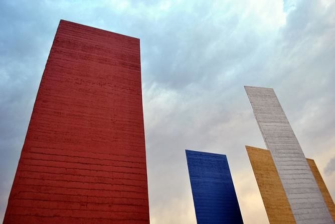 Artwork Title: Torres de Satélite / Satellite Towers