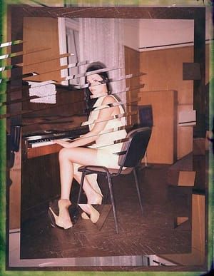 Artwork Title: Piano