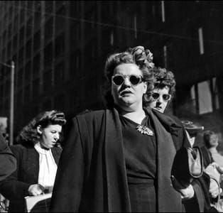 Artwork Title: Shoppers, Randolph Street, Chicago