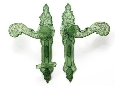 Artwork Title: Doorknobs
