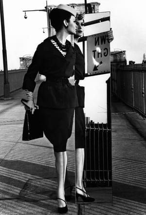 Artwork Title: Isabella and Brooklyn Bridge, NY, Vogue