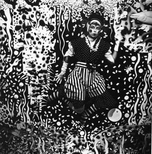 Artwork Title: La Globa Digs in Her Garden