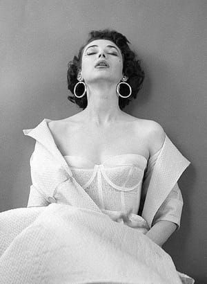Artwork Title: Dorian Leigh 1953