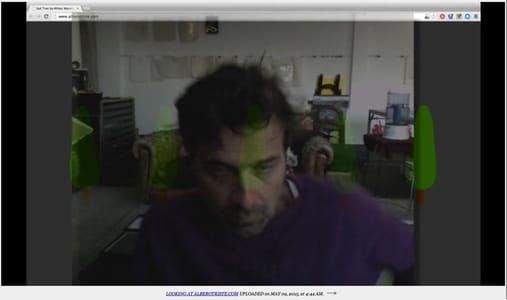 Artwork Title: LOOKING AT the internet (Alberotriste.com)