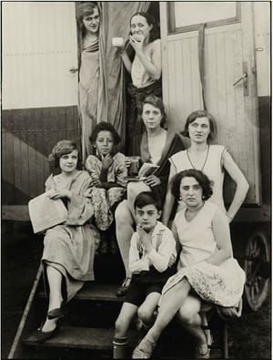 Artwork Title: Cirkus People