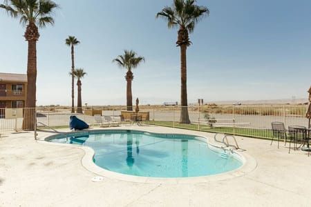 Artwork Title: Swimming Pool